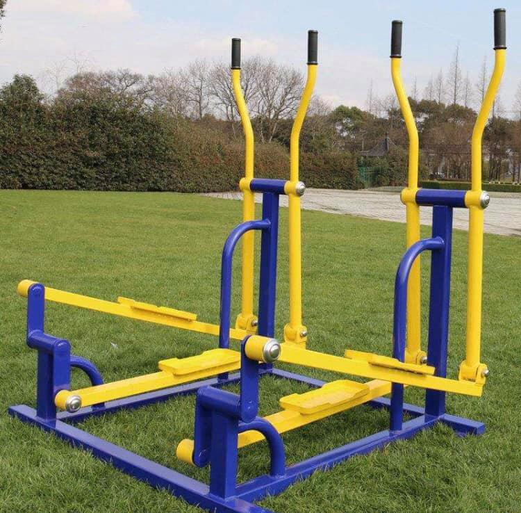 中国の公園に備え付けの健康遊具(器具?)について